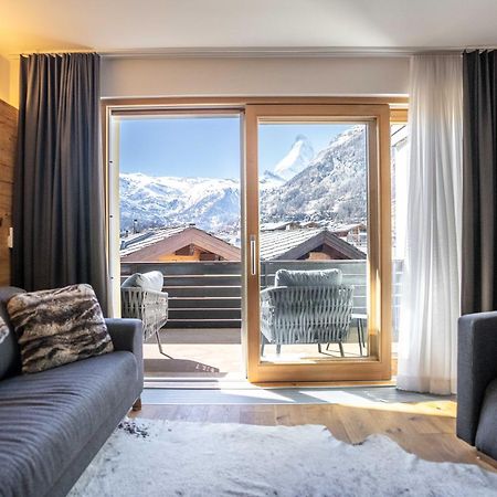 Moderne Wohnung Mit Ausblick Und Viel Sonne Zermatt Bagian luar foto